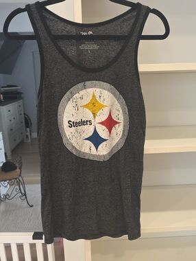 Majestic Women's Gray Steelers Graphic Tank Top